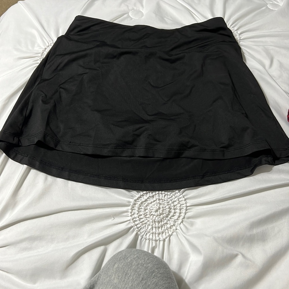 athletic skirt (black) with built in shorts